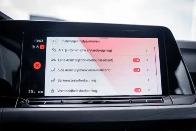 Volkswagen Golf (2023) thumbnail 36
