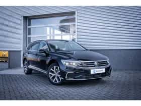 Volkswagen Passat (2023) thumbnail 2