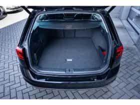 Volkswagen Passat (2023) thumbnail 12