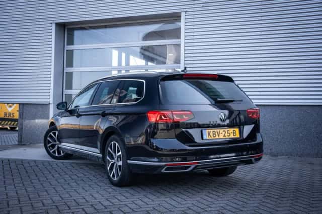 Volkswagen Passat (2023) thumbnail 14