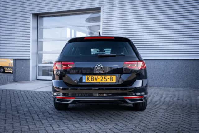Volkswagen Passat (2023) thumbnail 16