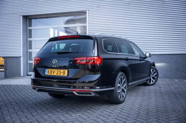 Volkswagen Passat (2023) thumbnail 17
