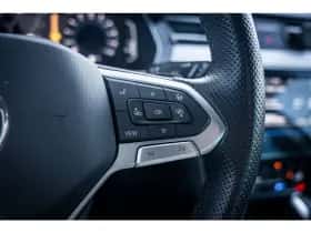 Volkswagen Passat (2023) thumbnail 20