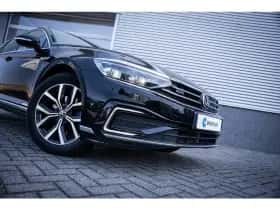 Volkswagen Passat (2023) thumbnail 3