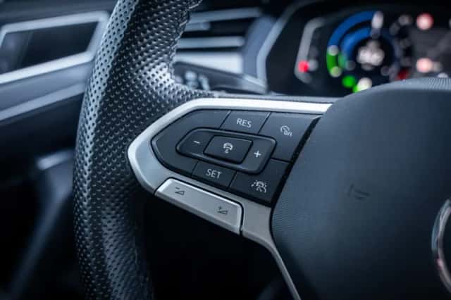 Volkswagen Passat (2023) thumbnail 21