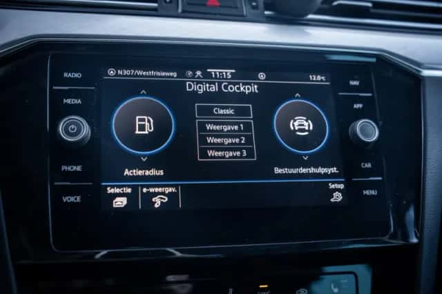 Volkswagen Passat (2023) thumbnail 26
