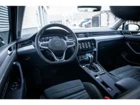 Volkswagen Passat (2023) thumbnail 32