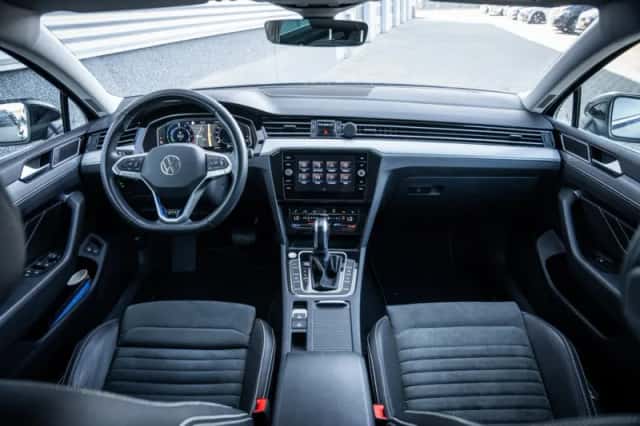 Volkswagen Passat (2023) thumbnail 34