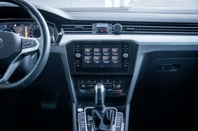 Volkswagen Passat (2023) thumbnail 35