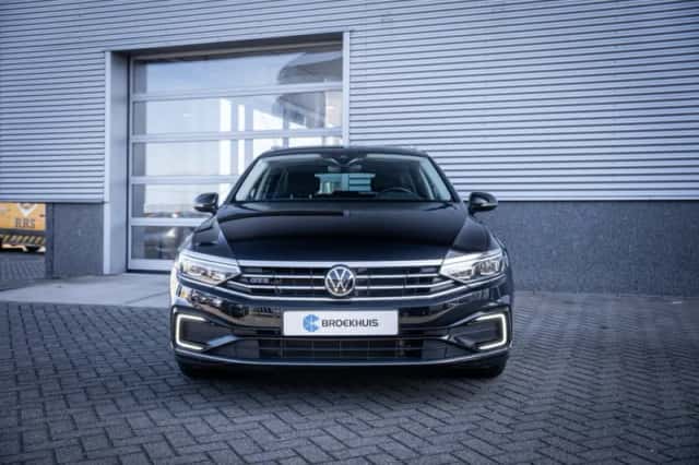 Volkswagen Passat (2023) thumbnail 5