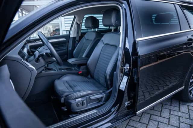 Volkswagen Passat (2023) thumbnail 10