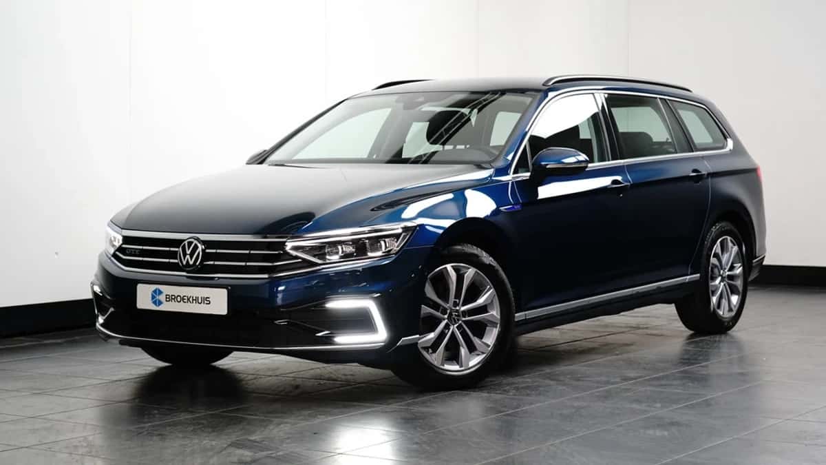 Volkswagen Passat (2022) — foto 1