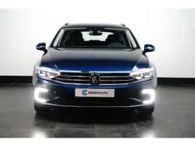 Volkswagen Passat (2022) thumbnail 2
