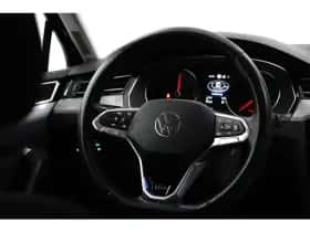 Volkswagen Passat (2022) thumbnail 11