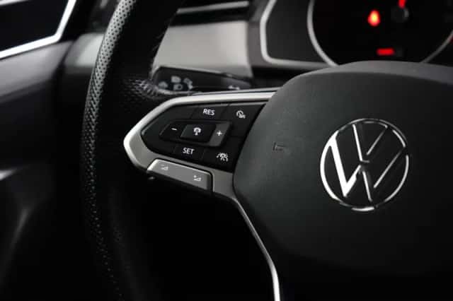 Volkswagen Passat (2022) thumbnail 12