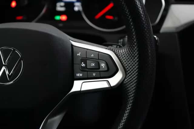 Volkswagen Passat (2022) thumbnail 13