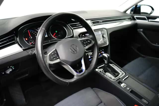 Volkswagen Passat (2022) thumbnail 19