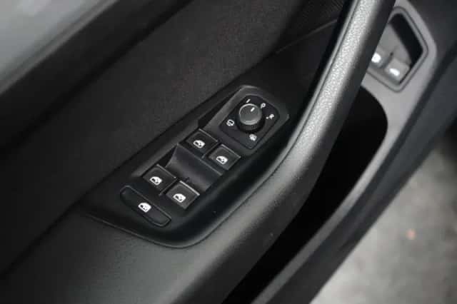 Volkswagen Passat (2022) thumbnail 20