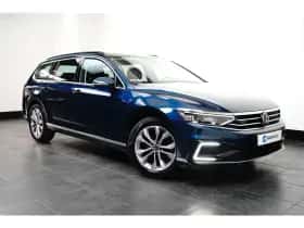 Volkswagen Passat (2022) thumbnail 3