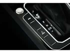 Volkswagen Passat (2022) thumbnail 30