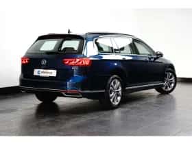 Volkswagen Passat (2022) thumbnail 4