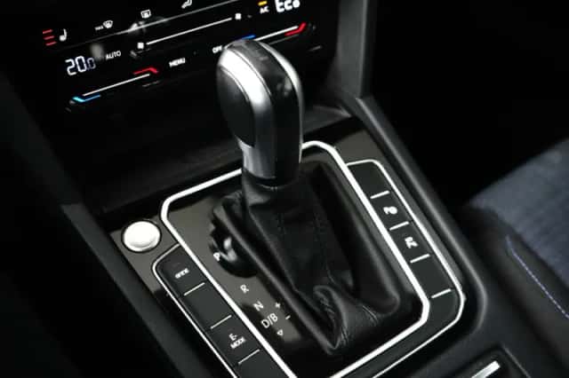Volkswagen Passat (2022) thumbnail 32