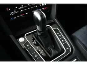 Volkswagen Passat (2022) thumbnail 32