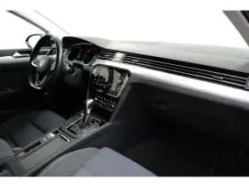 Volkswagen Passat (2022) thumbnail 8