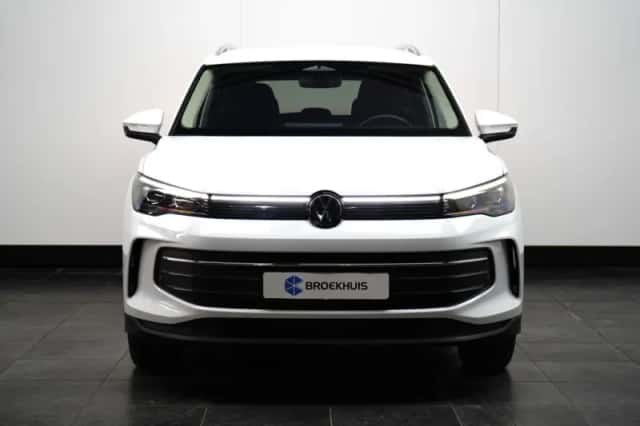 Volkswagen Tiguan (2025) thumbnail 2