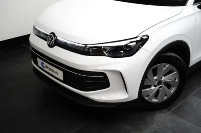 Volkswagen Tiguan (2025) thumbnail 16