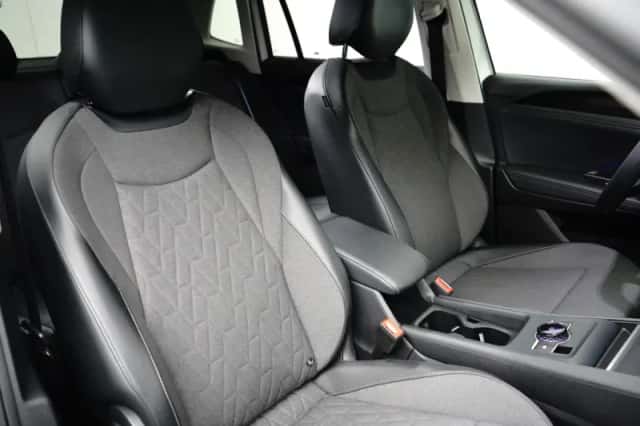 Volkswagen Tiguan (2025) thumbnail 6