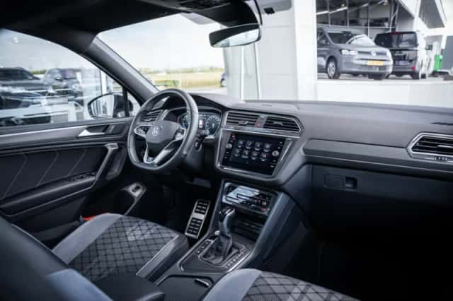 Volkswagen Tiguan (2024) thumbnail 43