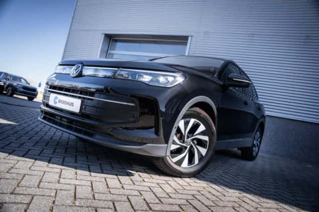 Volkswagen Tiguan (2025) thumbnail 2