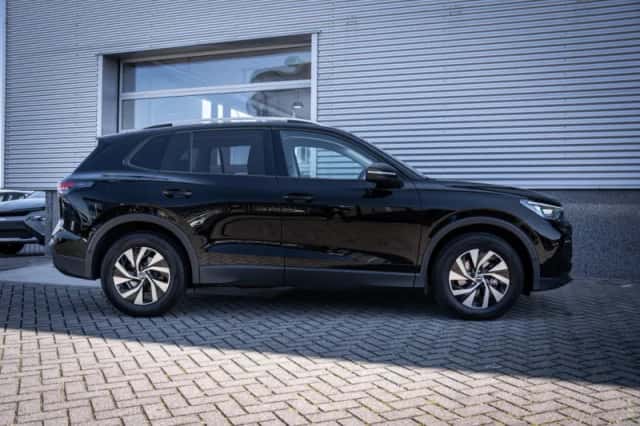 Volkswagen Tiguan (2025) thumbnail 7