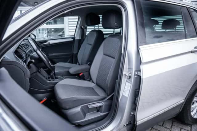 Volkswagen Tiguan (2016) thumbnail 15