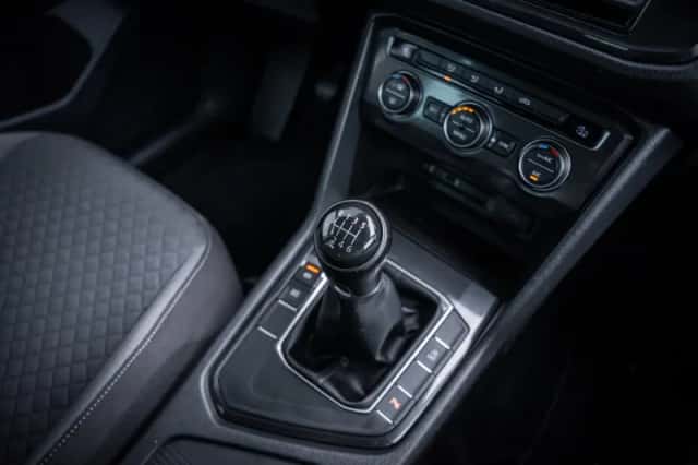 Volkswagen Tiguan (2016) thumbnail 16