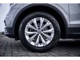 Volkswagen Tiguan (2016) thumbnail 3