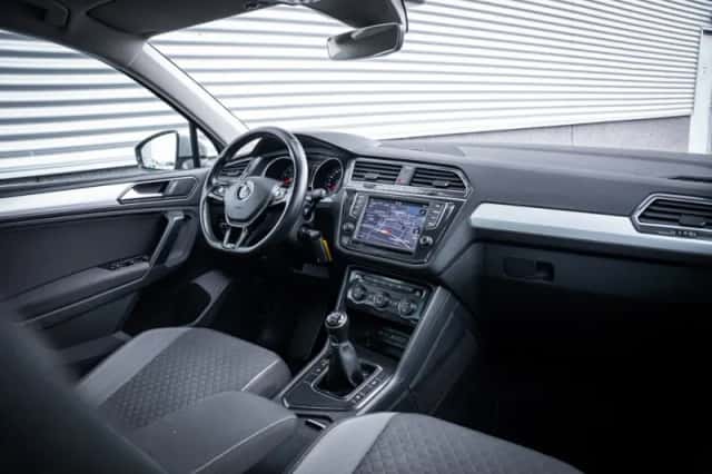 Volkswagen Tiguan (2016) thumbnail 21