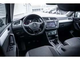 Volkswagen Tiguan (2016) thumbnail 24