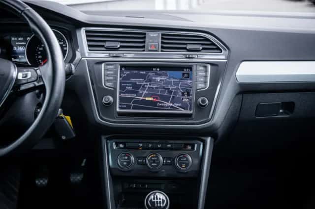 Volkswagen Tiguan (2016) thumbnail 30