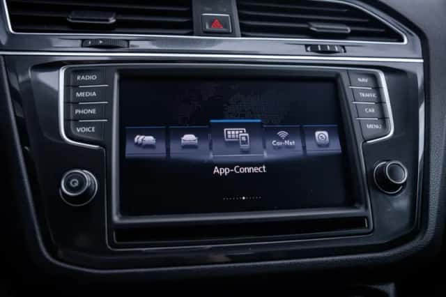 Volkswagen Tiguan (2016) thumbnail 32