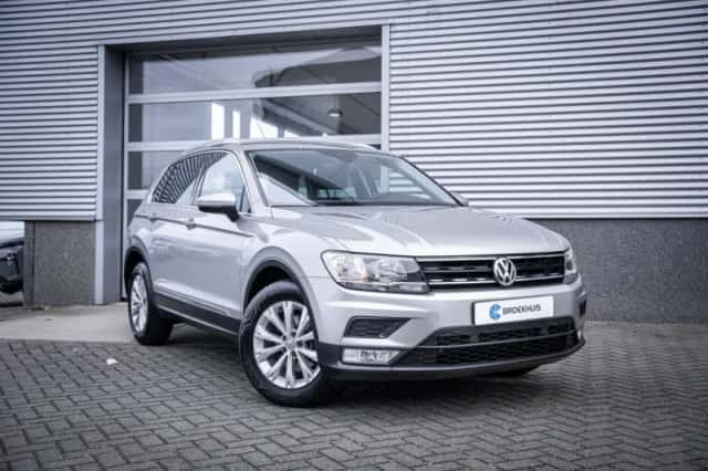 Volkswagen Tiguan (2016) thumbnail 5