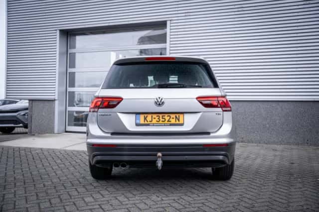 Volkswagen Tiguan (2016) thumbnail 9