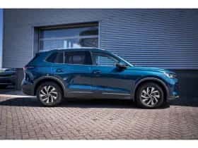 Volkswagen Tiguan (2025) thumbnail 12