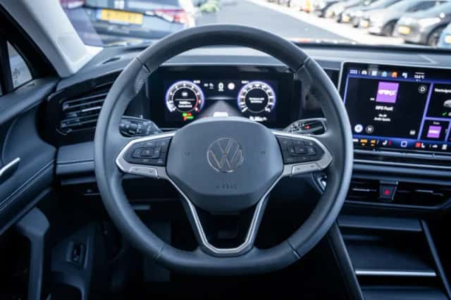 Volkswagen Tiguan (2025) thumbnail 30