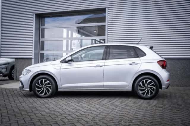 Volkswagen Polo (2023) thumbnail 6