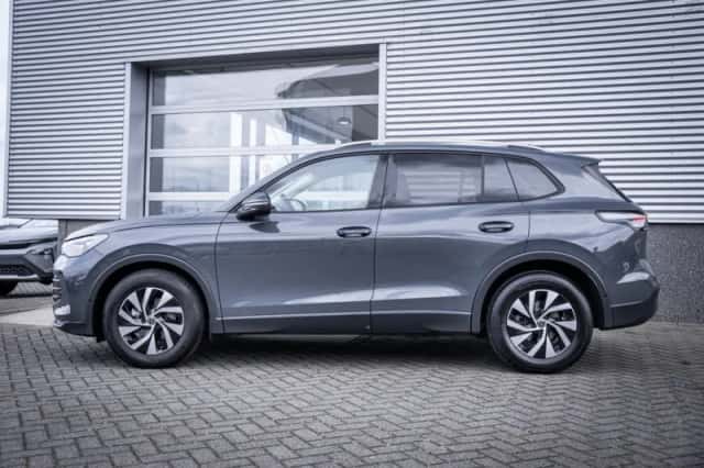Volkswagen Tiguan (2025) thumbnail 12