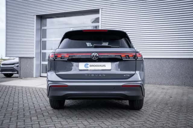 Volkswagen Tiguan (2025) thumbnail 13