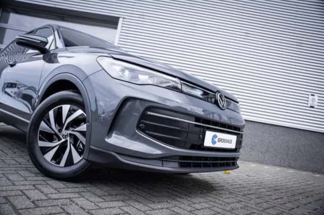 Volkswagen Tiguan (2025) thumbnail 3