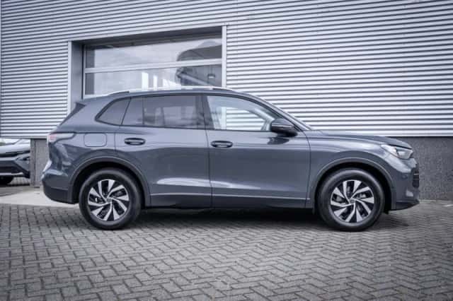 Volkswagen Tiguan (2025) thumbnail 23